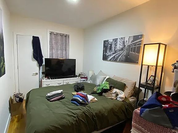 3rd image of 1299 Putnam Ave #3L