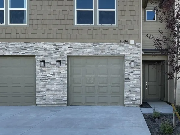 1694 N Solterra Ln, Meridian, ID 83646