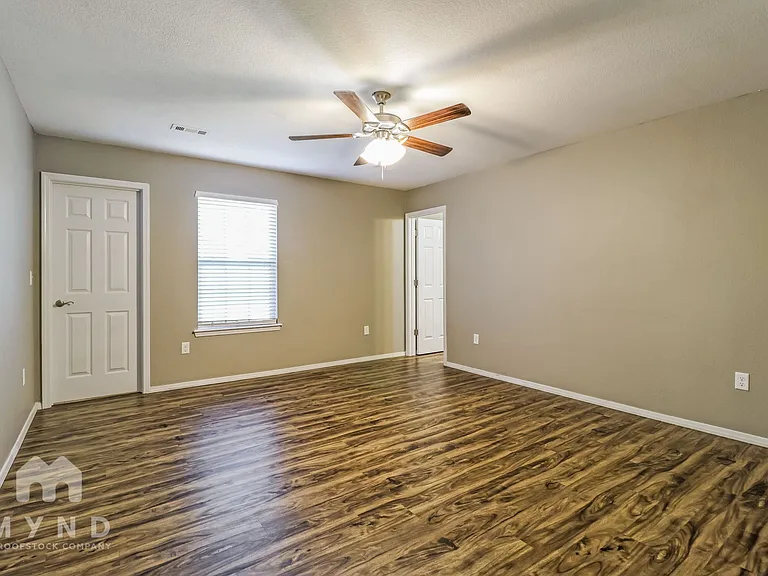 2112 Cedar Cir — Photo 10