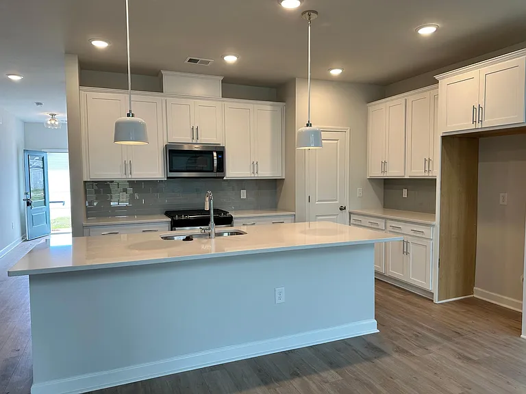 1872 Villena Dr — Photo 5