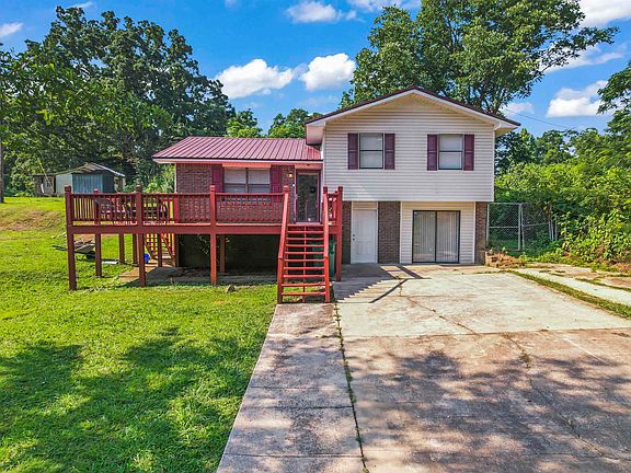 3rd image of 834 Martin Luther King Ln
