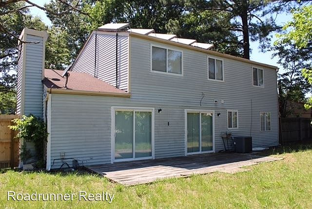 2nd image of 1400 Crispell Ct