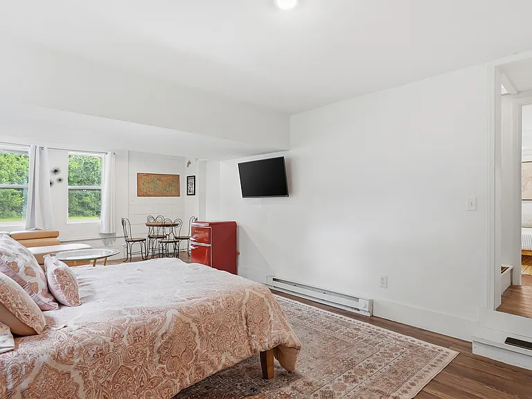 368 Oakview Dr — Photo 32