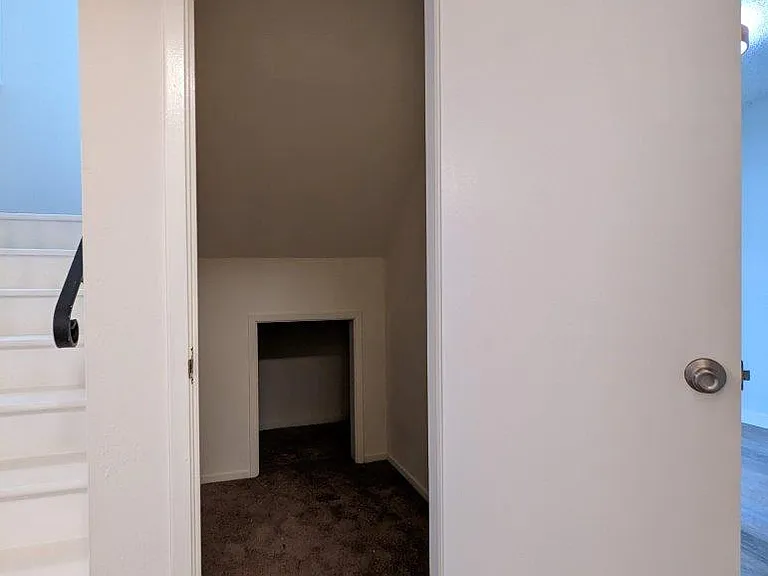 Oxford-Cedar Apartments — Photo 32