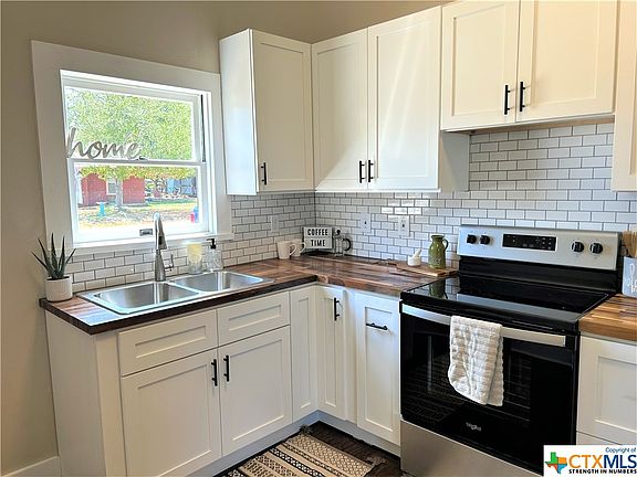 3rd image of 800 N Lowery Ave
