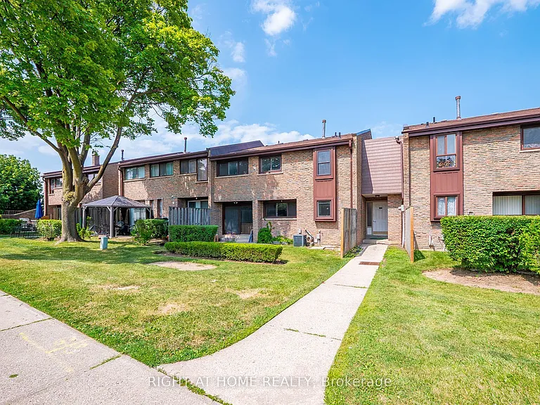 2605 Woodchester Dr #5 — Photo 2
