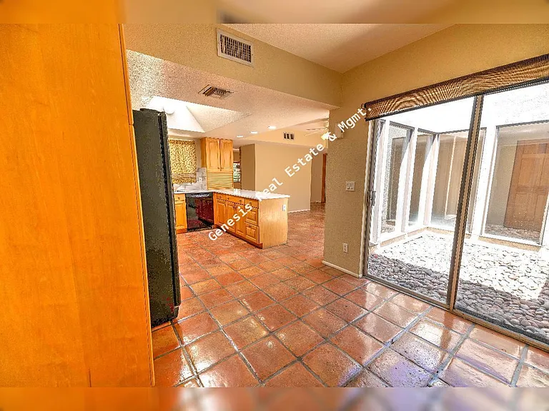 4741 E Calle Elegante — Photo 7