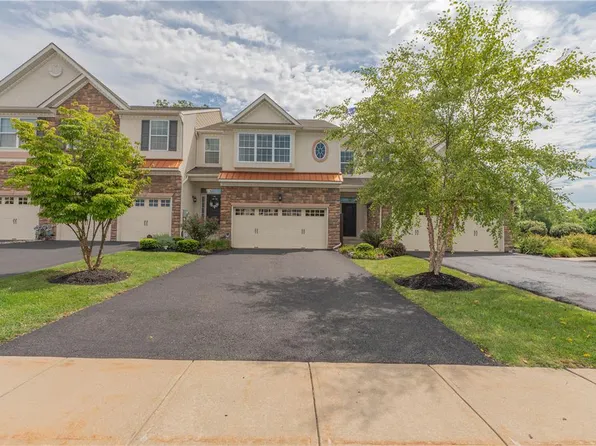 4480 Lenni Cir, Emmaus, PA 18049