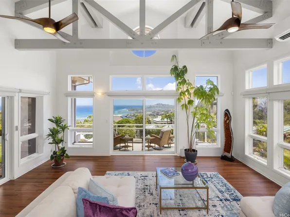 626 Kahiau Loop, Honolulu, HI 96821