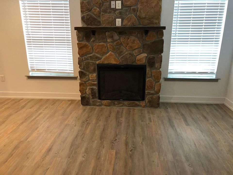 2nd image of 221 W Main St APT 2