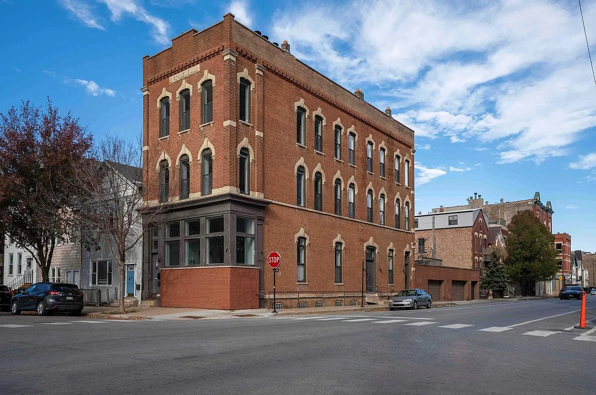 Building Photo - 1400 W Chestnut St #1