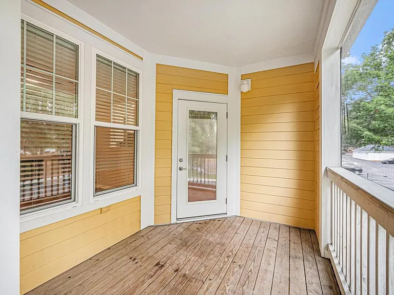2125 Chatelain Way — Photo 18