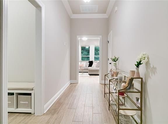 3rd image of 408 Sparrowhawk St