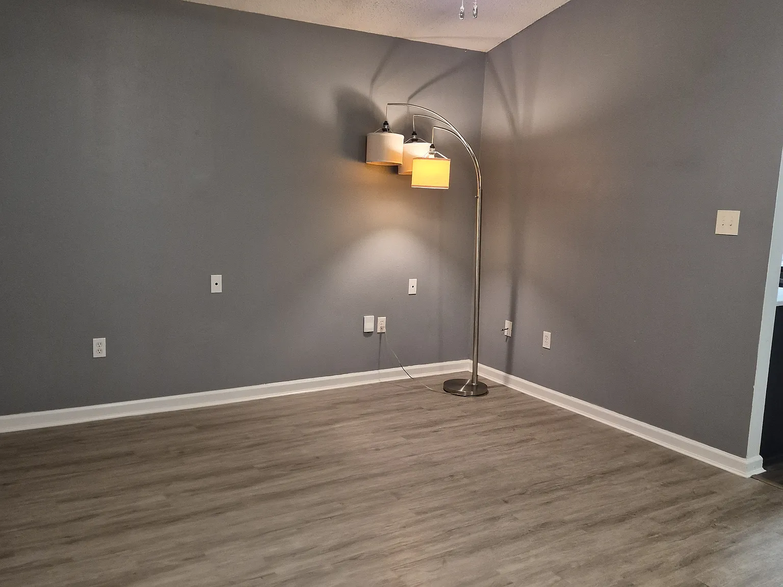 3 bed, 1350 sqft, $1,650 — Photo 2