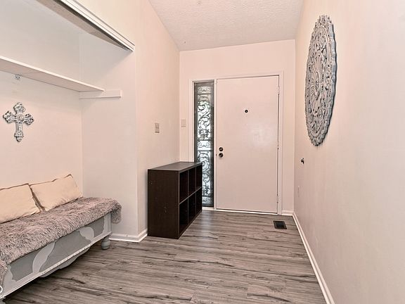 2nd image of 5846 Lakeland Dr