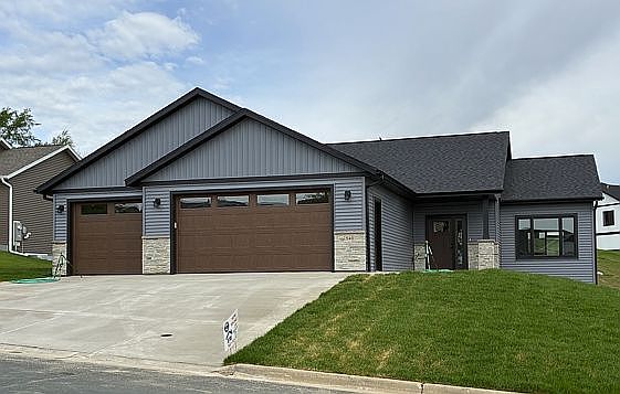 1st image of 540 Golfview Ave