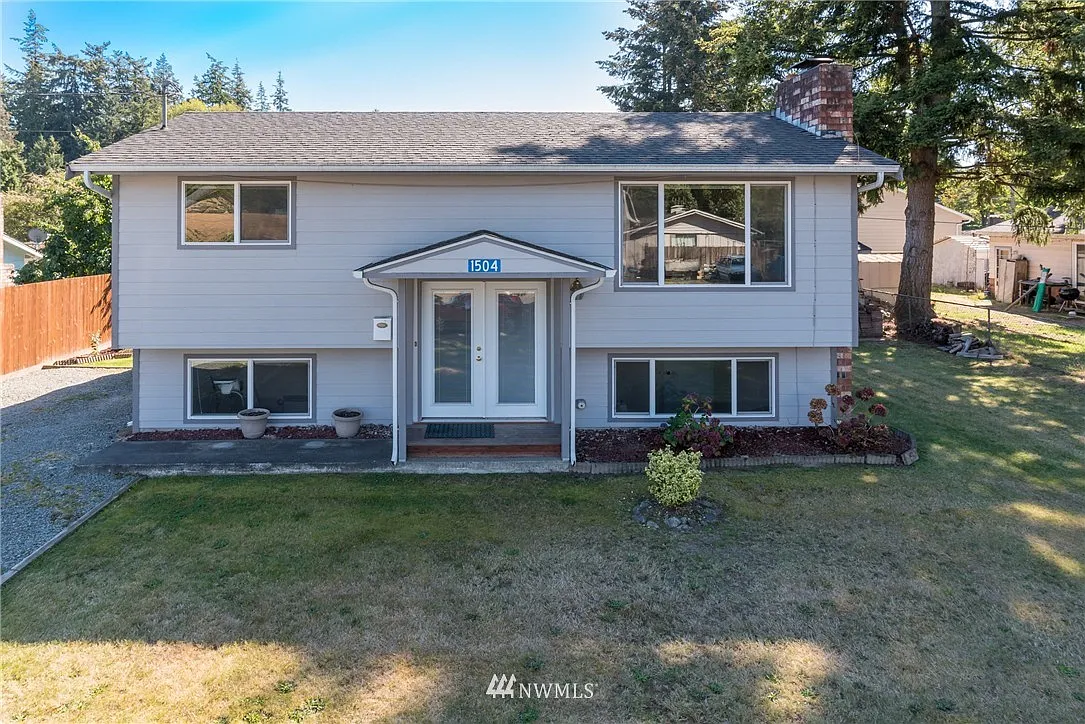 1504 Avon Avenue photo 1