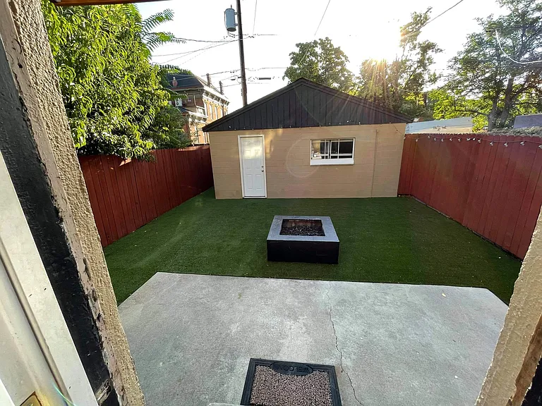 2242 N Ogden St — Photo 24