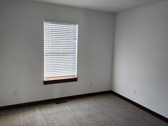 4th image of 4550 Douglas Fir Rd