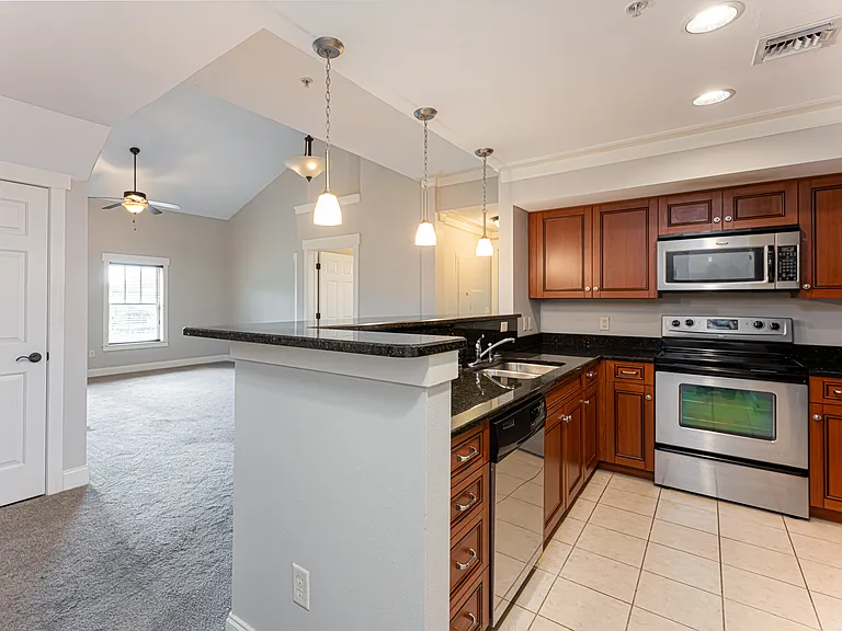2 Monticello Village Dr #302 — Photo 7