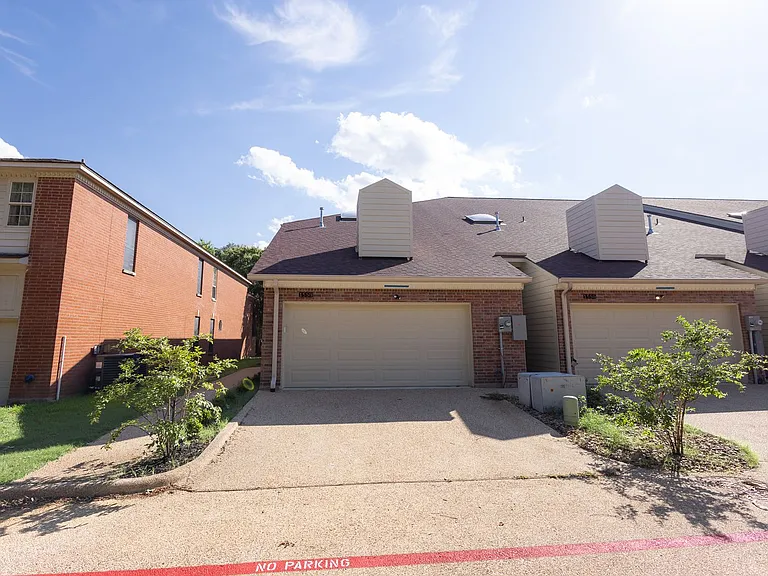 1546 Bennett St — Photo 9