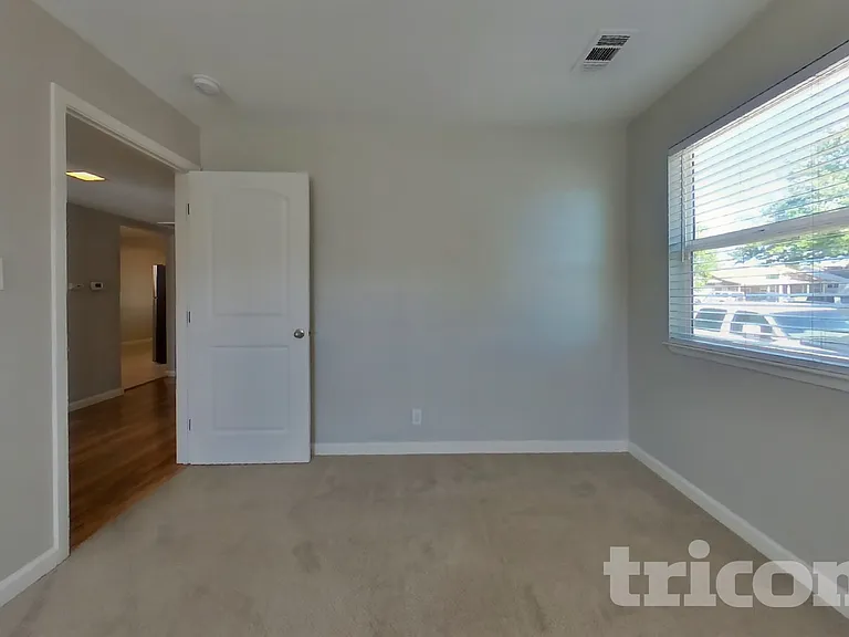 5041 Whittier Dr — Photo 9