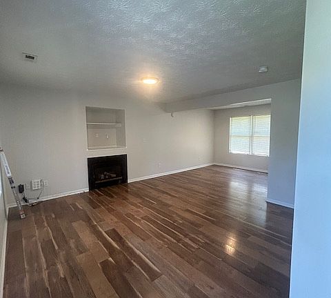5th image of 6716 Hunters Creek Blvd