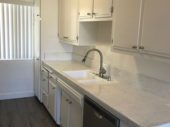 5th image of 4346 Matilija Ave APT 212