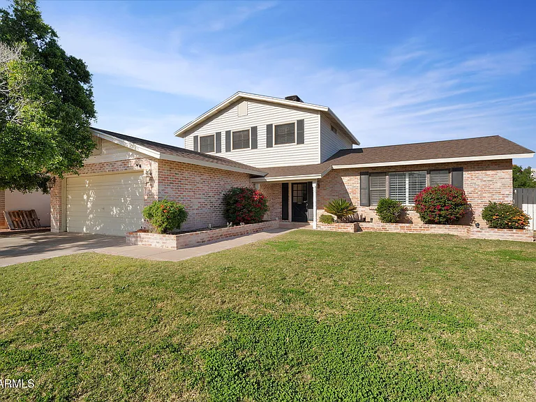 2542 W Nopal Ave — Photo 4