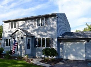 148 Foxhill Ln, Perrysburg, OH 43551