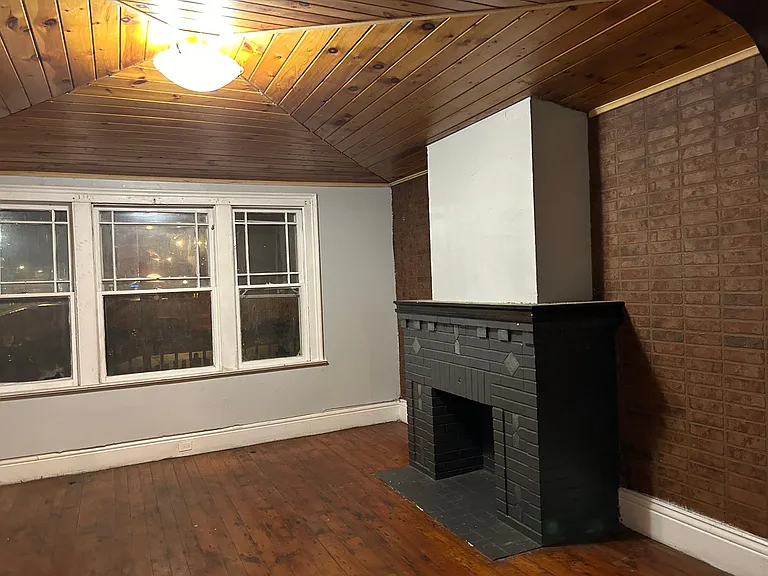 290 7th St #2 — Photo 4