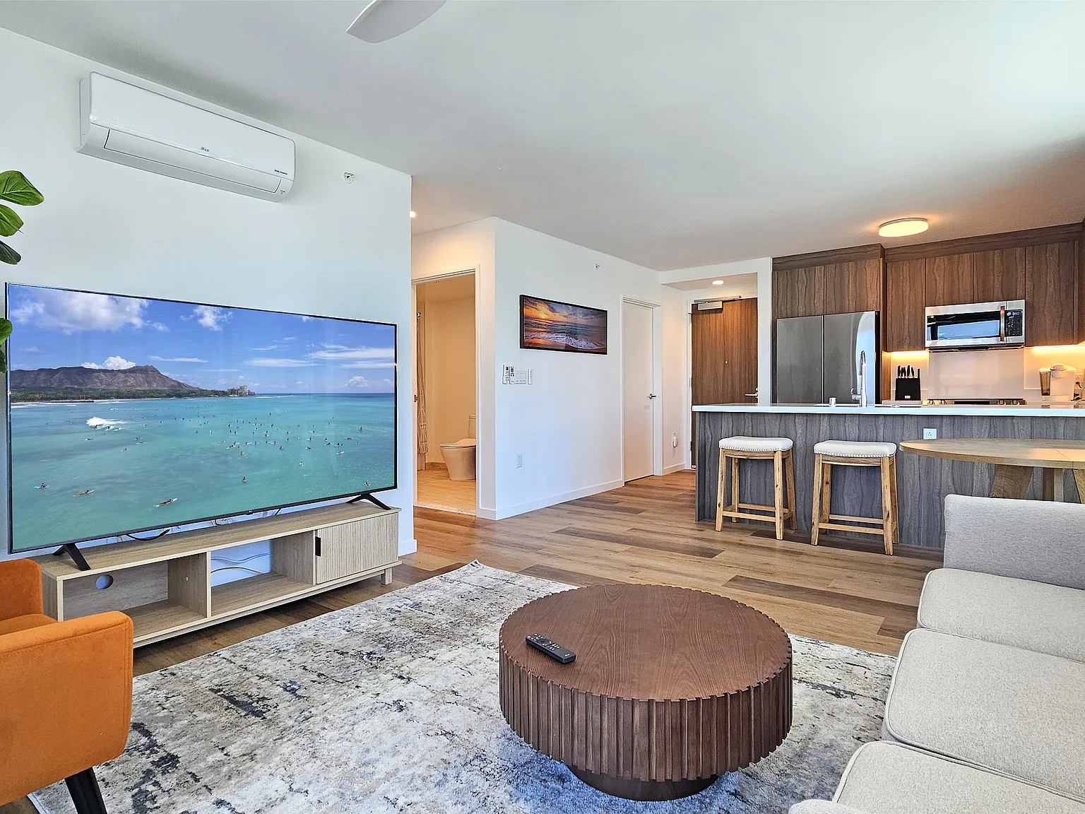 2 bed, 996 sqft, $7,500 — Photo 1