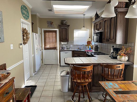 4th image of 10316 Carter Hills Ave