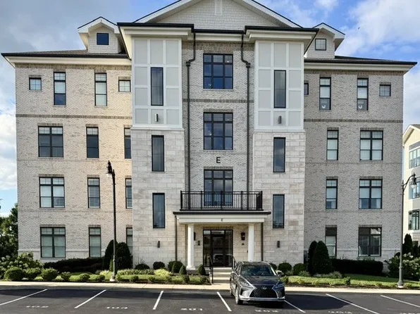 1024 Club View Dr Unit E203, Gallatin, TN 37066