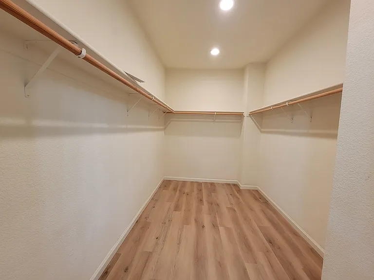 829 S 22nd St — Photo 14