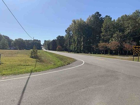 Exterior Neighborhood (street photo)