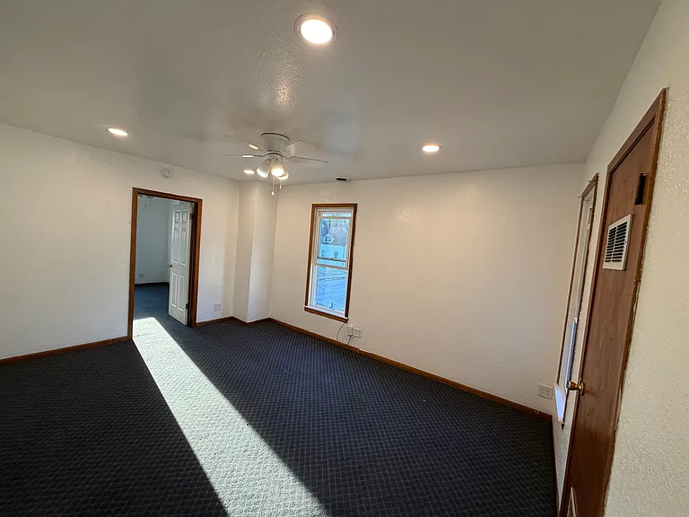 2534 Windsor Ave #2536 — Photo 12