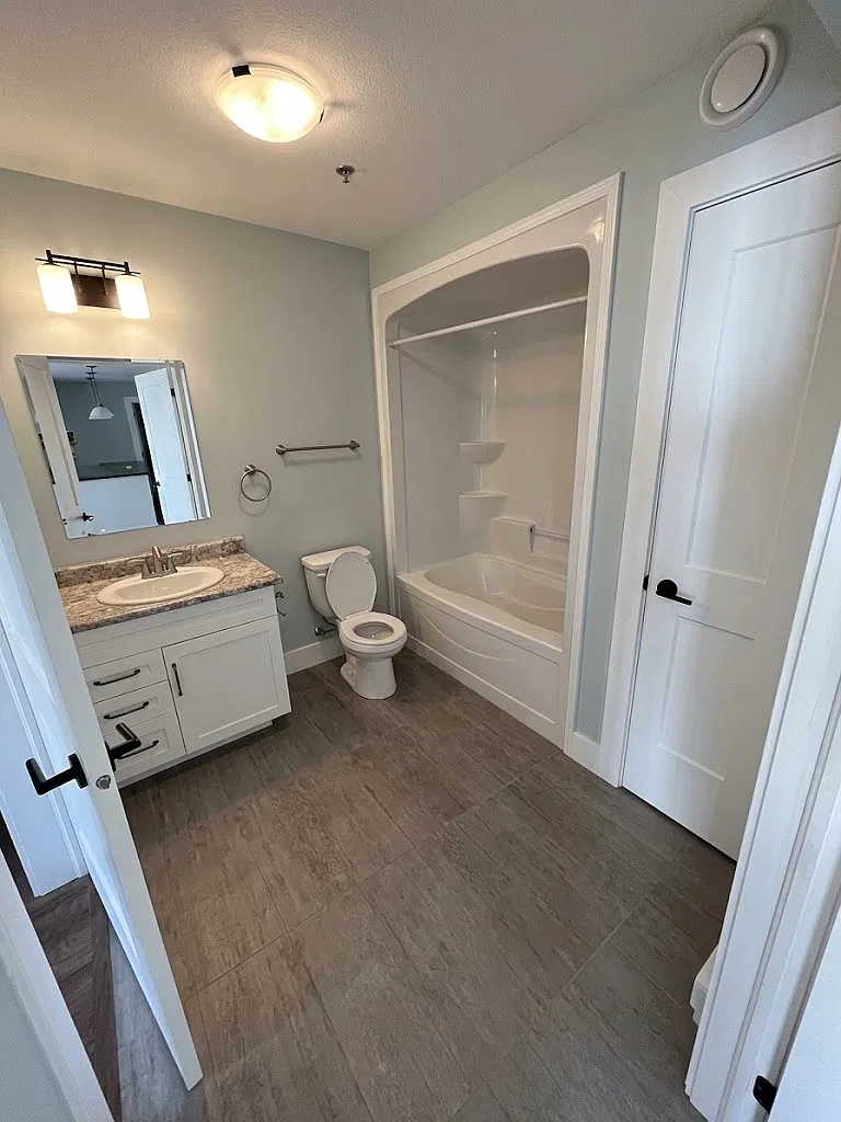 100 Roselin Ct. — Photo 3