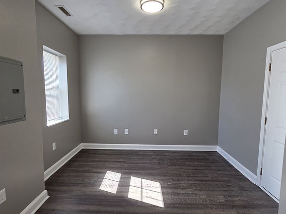 5th image of 148 Chestnut St APT 1