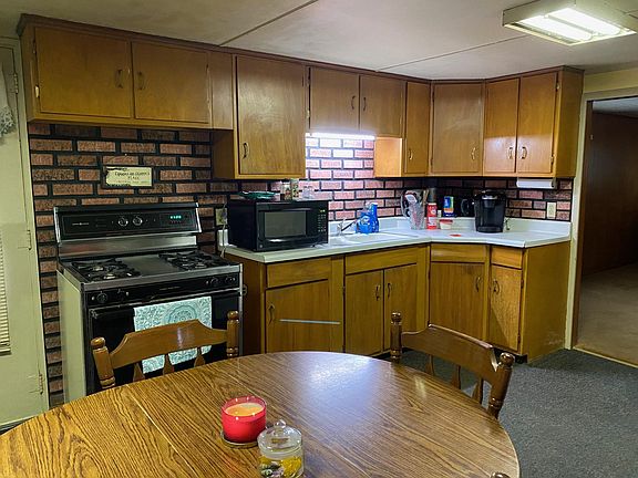 5th image of 106 Long St