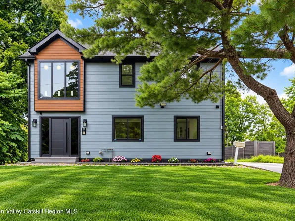 35 Harry Howard Avenue, Hudson, NY 12534