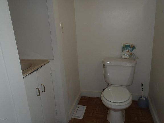 4th image of 1221 Kalamazoo Ave SE