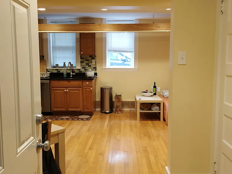 156 Magazine St #B — Photo 10