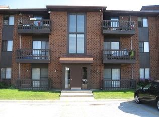 6409 Country Ridge Dr APT 101, Oak Forest, IL 60452