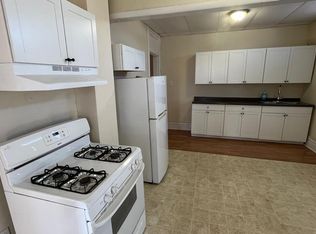 3203 Jackson St APT 2, Dubuque, IA 52001