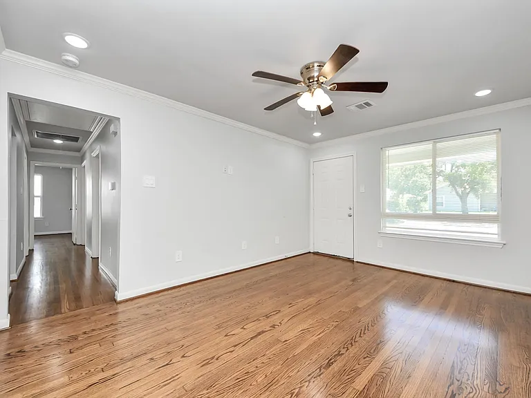 5003 Enyart St — Photo 8