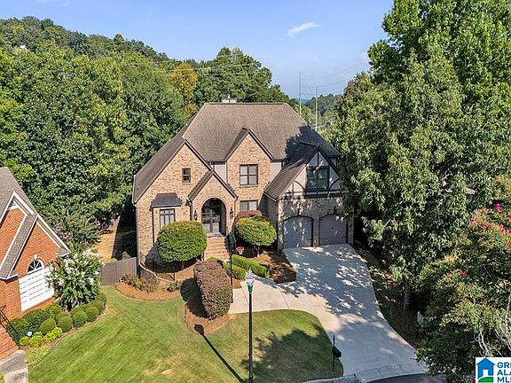 2nd image of 300 E Stone Brook Pl