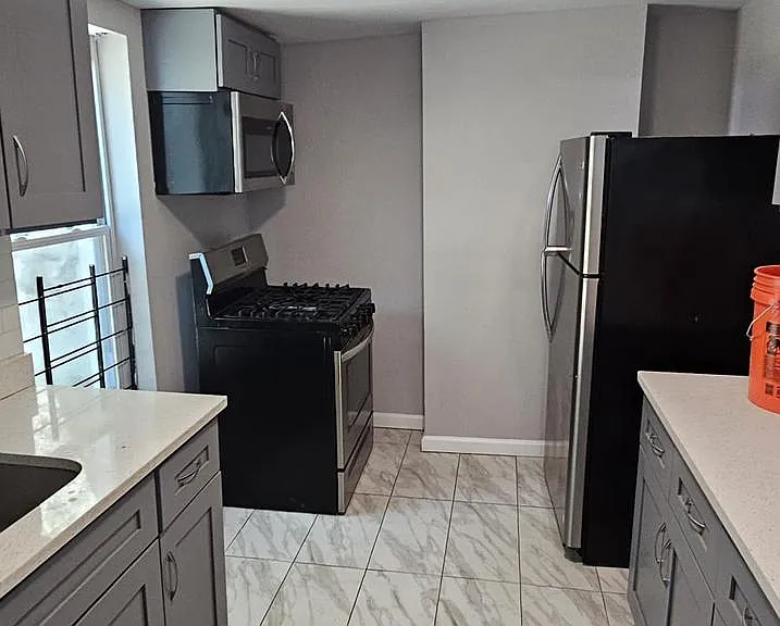 6021 Hazel Ave — Photo 2