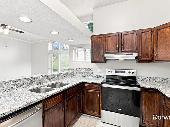3rd image of 9719 Marshbrooke Rd