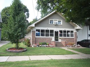 526 Iowa Ave, Aurora, IL 60506